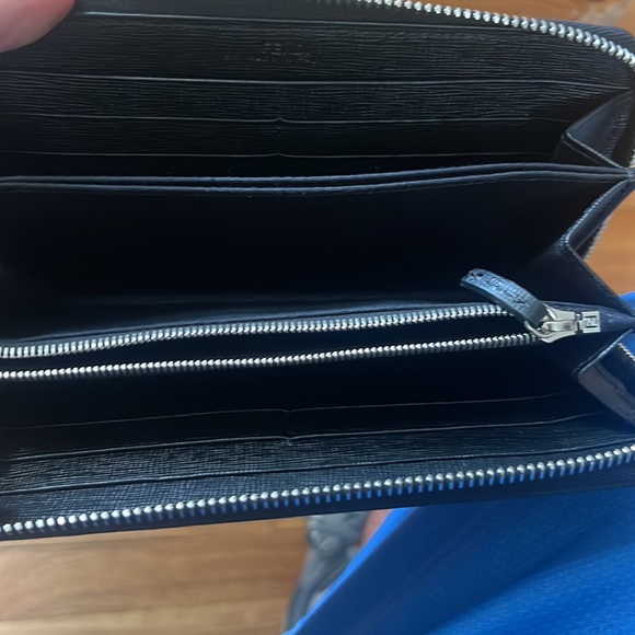 FENDI - Picture 5 of 6